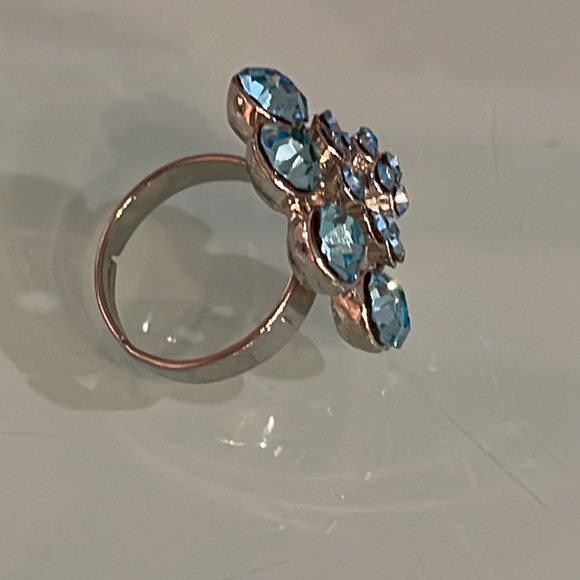 Vintage Blue Rhinestone Ring (NWOT) - Picture 3 of 4